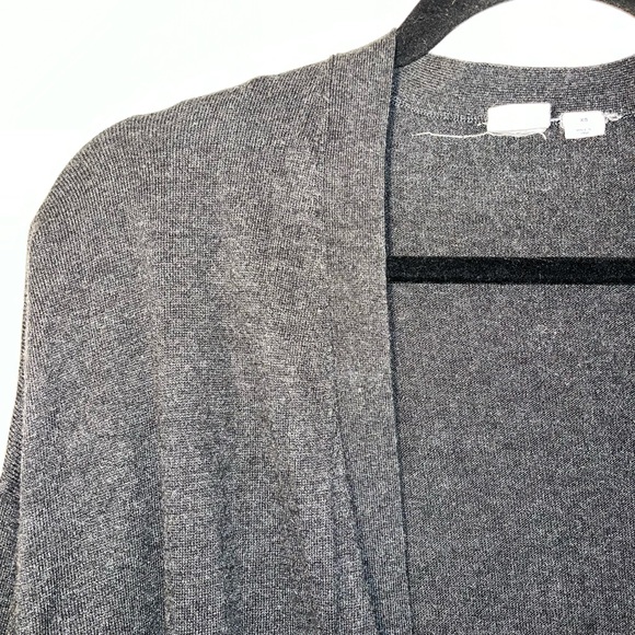 Gap Gray Loose Fit Long sleeve Pocketed Cardigan Ladies XS - Picture 2 of 6